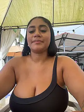 NayTorres - SPREAD ASS AND RUB ASSHOLE IN PUBLIC