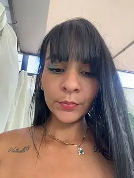 LuxeBrunetteXXX - FINGERING PUSSY OUTDOORS