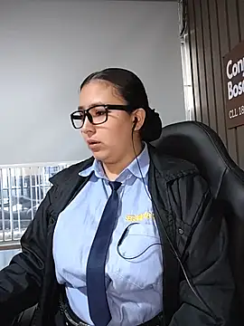 Cute_Penelope - zoom pussy+rub clitoris at work🤫shh