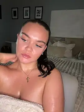 MaddisonWhitex - Bend over & Spank Ass