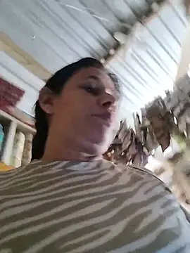 MIA-LARIOS - Flash pussy en tienda 🤫