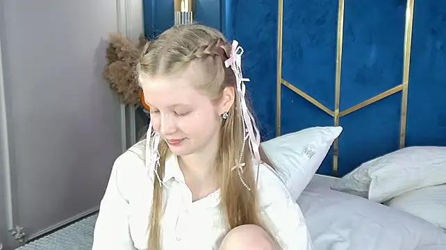 LilianHowards - ride on pillow 4 min