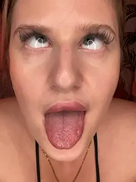 Ellieblessom - Show Boobs | Videowheel 77tk
