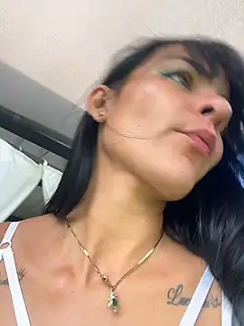 LuxeBrunetteXXX