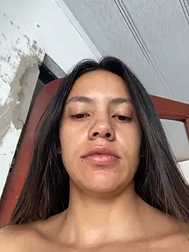 Marianahb-e - Flash boobs