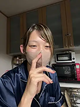 Usako_2025 - 服全部脱いじゃおう！