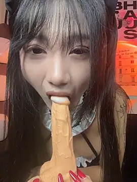 Xiaoxiao1001 - 肩带放下来