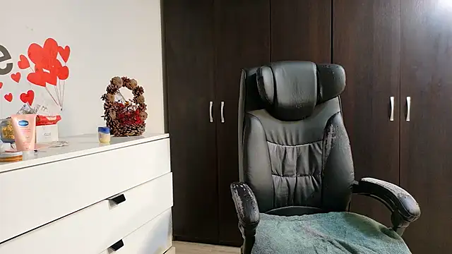 SweetMaddy888 - Oil&spit on boobies