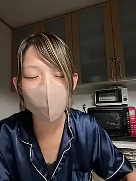 Usako_2025 - 服全部脱いじゃおう！