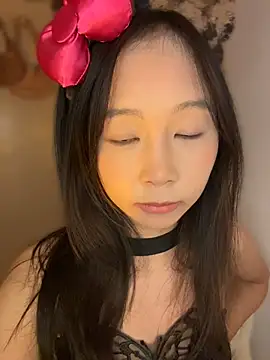 Anna-a - 完成目标，24小时内打赏最多的前三位哥哥每人一张美照诱惑