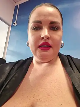 GeorgiaLerox - 🥵Play with my nipples/spit boobs 🥵