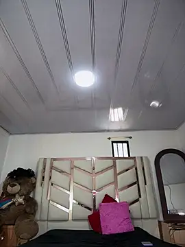 Serena_willow - 2 fingers in the pussy