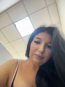 Tisha_Busty - BRA OFF+hang on the door+SHAKE BOOBS