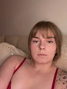 LisaFreierxx - Squezze my boobs 🍒