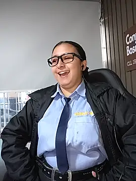 Cute_Penelope - zoom pussy+rub clitoris at work🤫shh