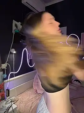 MilaMoone - 🎄tease perfect NAKED TITS shake 3 min🎀