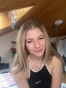 MilaRoseee - Show Boobs and Play🛵