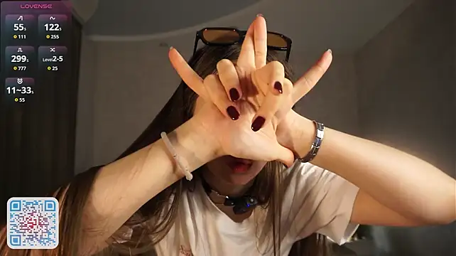 PearleKalmen - help me taking off my top 💖