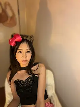 Anna-a - 完成目标，24小时内打赏最多的前三位哥哥每人一张美照诱惑