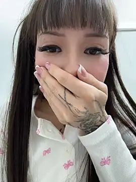 Babydolll - SHAKE NAKED TITS W OPEN DOOR IN MAN WC