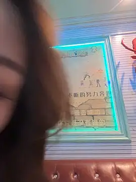 Yomi009 - Yomi酱户外楼梯间漏出双乳🐰