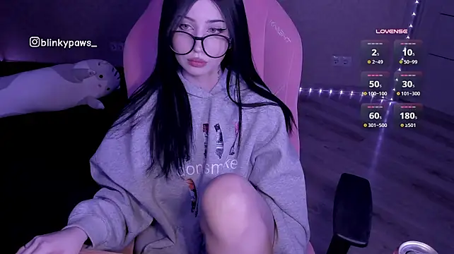 Blinkypaws - 10min Lovense control to last tipper