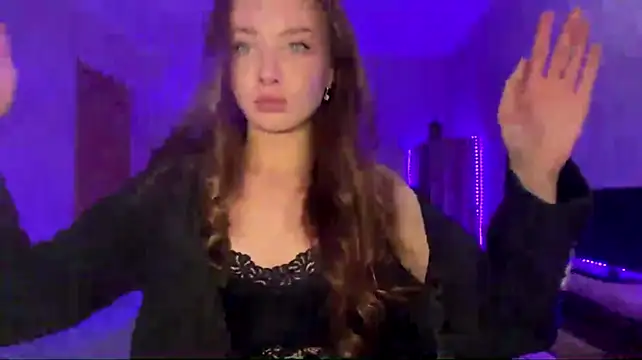 MathaAherns - Show collarbones