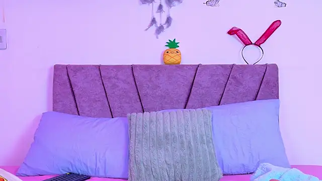 NahomyEvans - suck my big tits