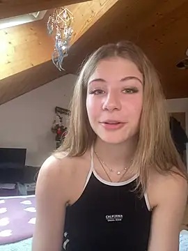 MilaRoseee - Show Boobs and Play🛵