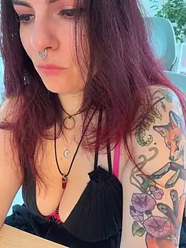 LunaMoongirl - 🔥Suck dildo + topless🔥