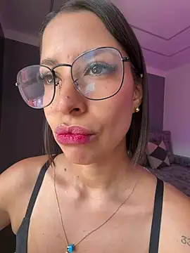 Luvely_unique_ - Oil on boobs🍒