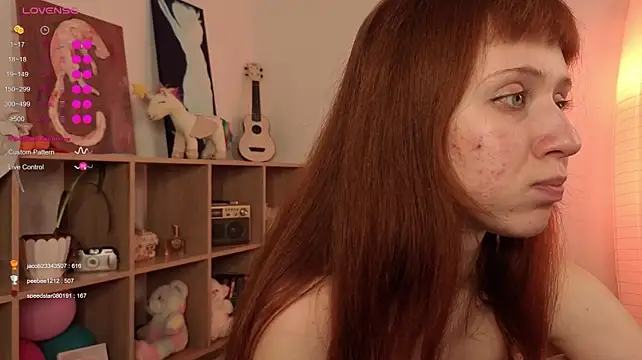 Hopgals - Play with Vicky's pussy!