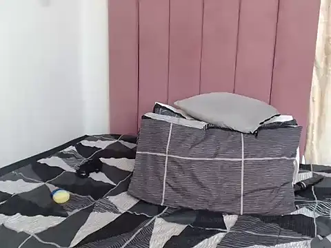 Candice203 - SPREAD ASS
