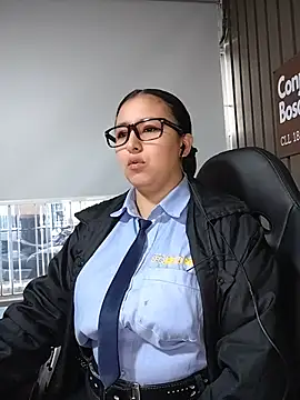 Cute_Penelope - zoom pussy+rub clitoris at work🤫shh
