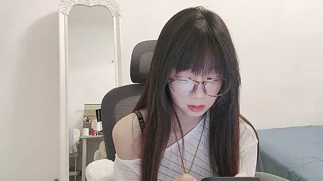 Angel_81 - 有没有资本介入一下 我太难了！！！