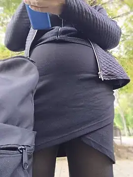 RebeccaNoble - Vibe my pussy hard 🥵 outside 7 min ctrl