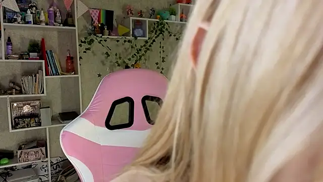 AnnyiBlue - Suck finger and body tease