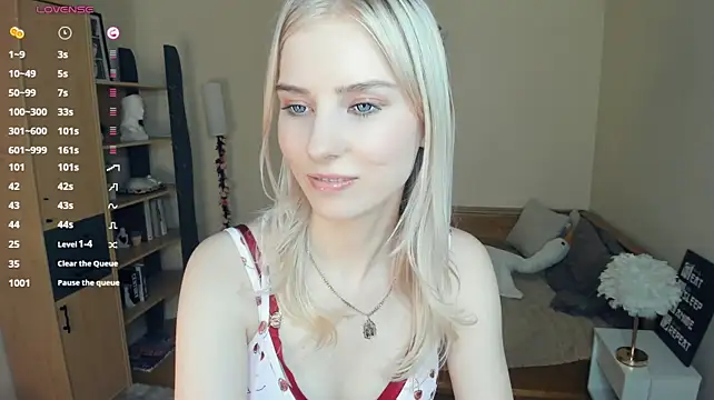 LaynePingitore - Flash my panties