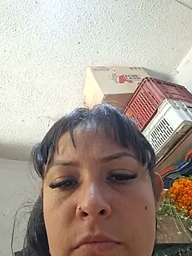 Isa_bella95 - Full naked in shop