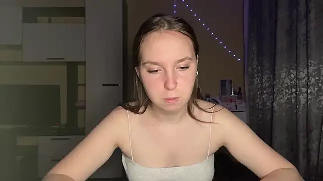 HelaineGlendenning - squeez my tits close to cam
