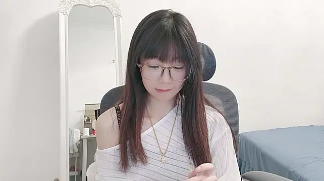 Angel_81 - 有没有资本介入一下 我太难了！！！