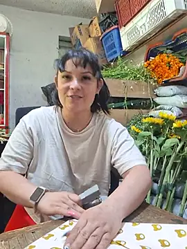 Isa_bella95 - Full naked in shop
