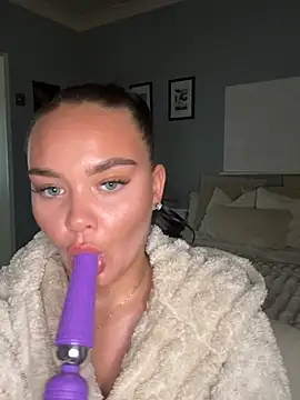 MaddisonWhitex - Blow job tease with toy