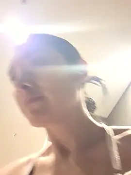 Coraline__dk2 - Full naked in the gym shower 🔥🍒💦