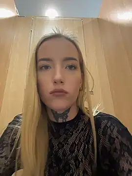 Your_dream4 - massage pussy under STRANGERS DOOR 3 min