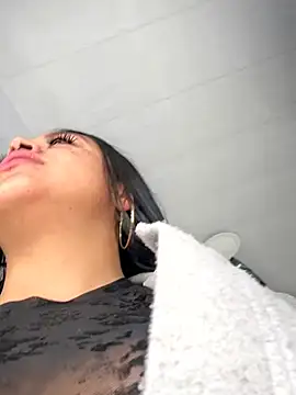 Outdoors-Mia_Khalifa - 🚨 drooling breasts in public 🚨