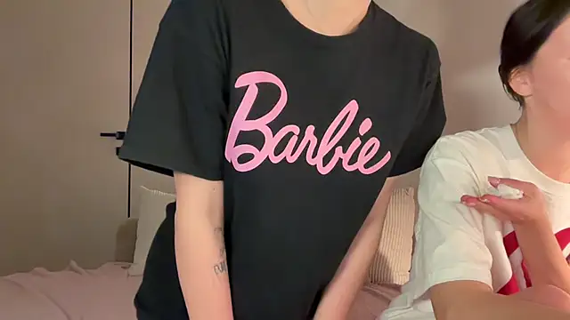 Ur_molly - suck fingers