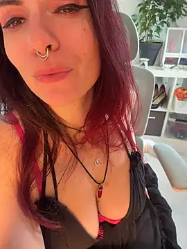LunaMoongirl - 🔥Suck dildo + topless🔥