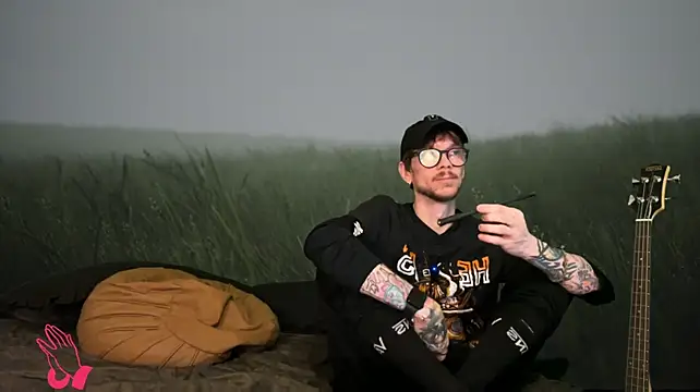 Webzandkordz - Upside downFacefuck Cumshow @ Goal!