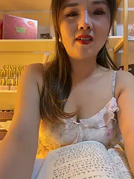 Xiaoxiao-y - 在店里脱内内